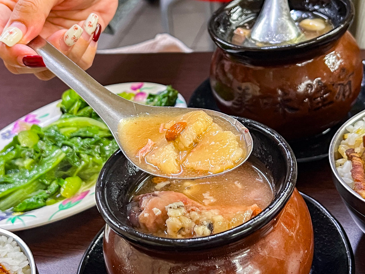 板橋美食,甕中甕炭火煨湯