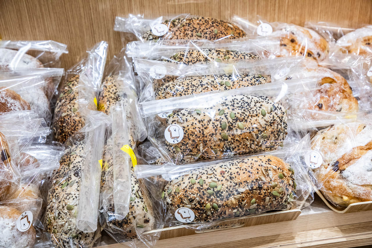 桃園麵包店,小鳥吃吐司-桃園國際小鳥家
