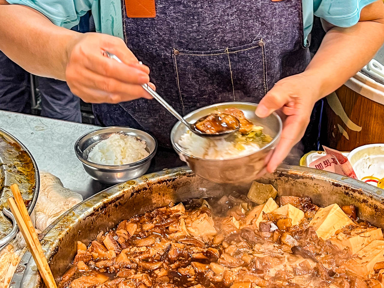 北投中繼市場美食,黃家酸菜滷肉飯