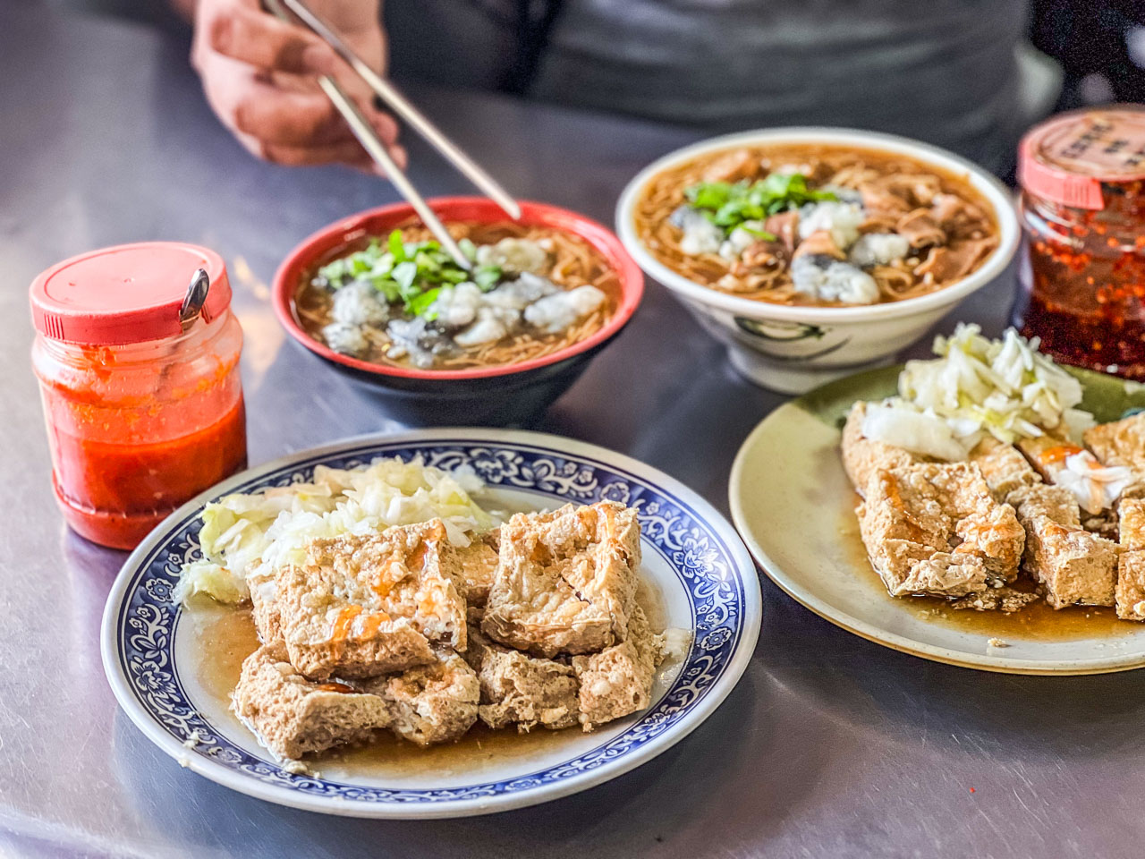 汐止美食,阿基手工臭豆腐 大腸蚵仔麵線