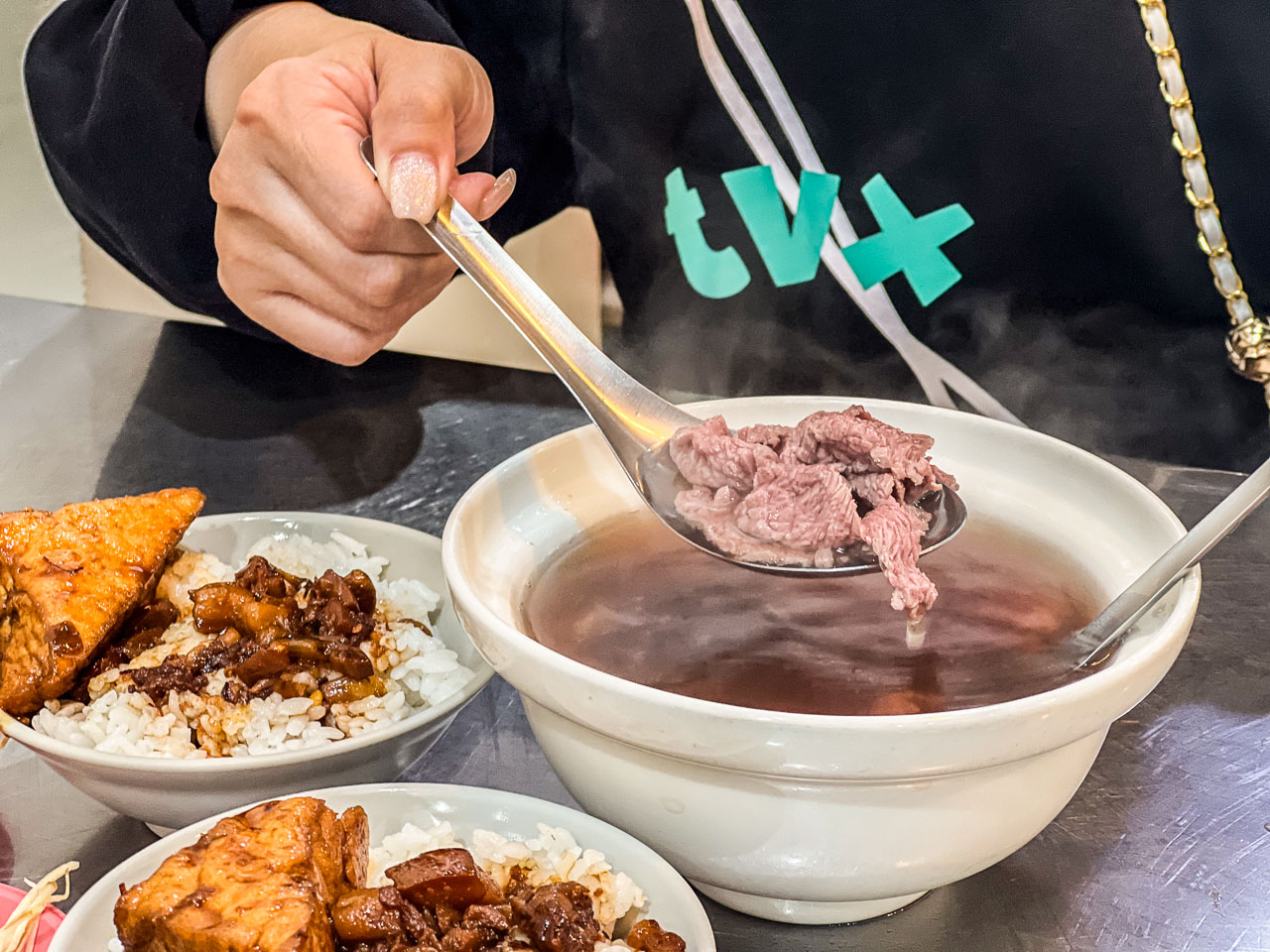 無名新鮮牛肉湯,台南美食,台南牛肉湯,台南小吃,台南溫體牛肉湯,台南米其林推薦牛肉湯 @大手牽小手。玩樂趣