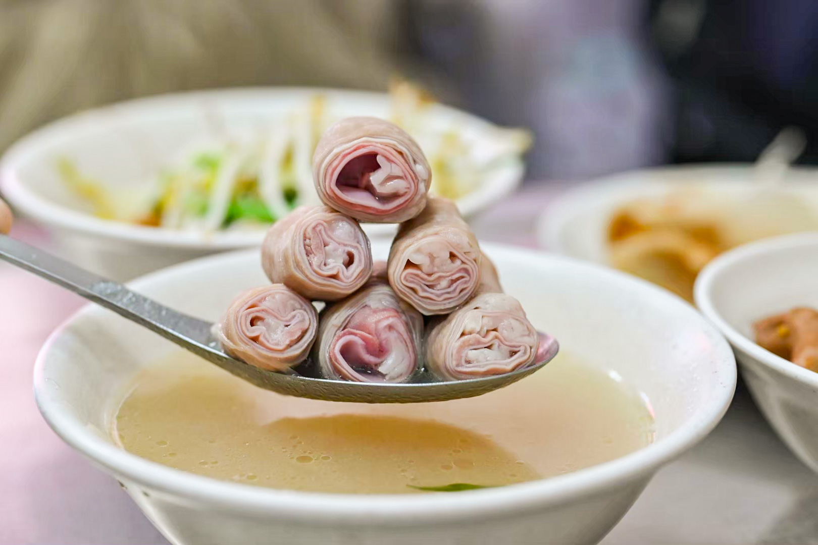 基隆美食,基隆小吃,基隆豬腸湯,基隆五層豬腸湯,五層豬腸湯 西六號碼頭麵店 @大手牽小手。玩樂趣