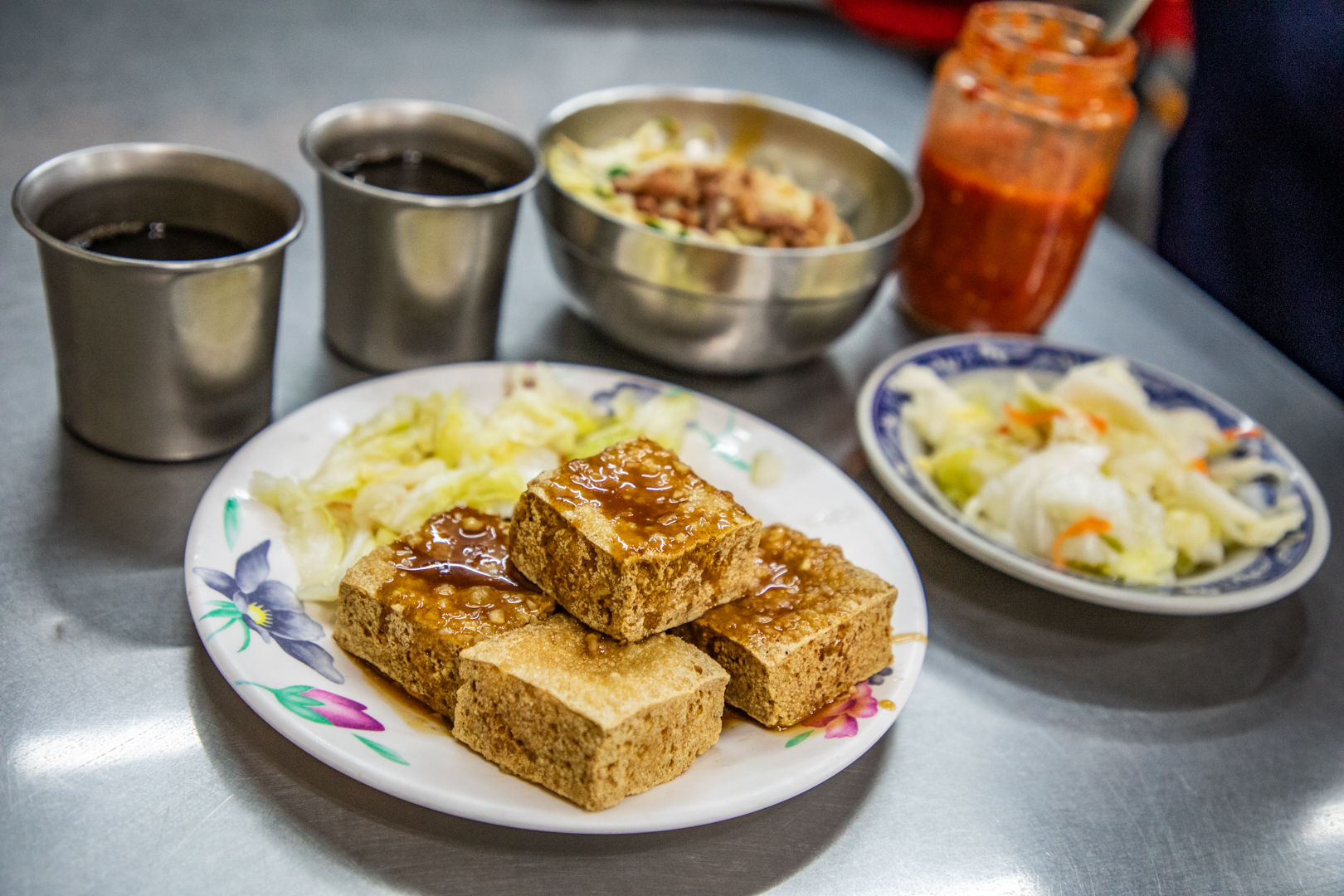 嘉義美食,嘉義必吃,嘉義小吃,嘉義臭豆腐,嘉義宵夜,興加臭豆腐 @大手牽小手。玩樂趣