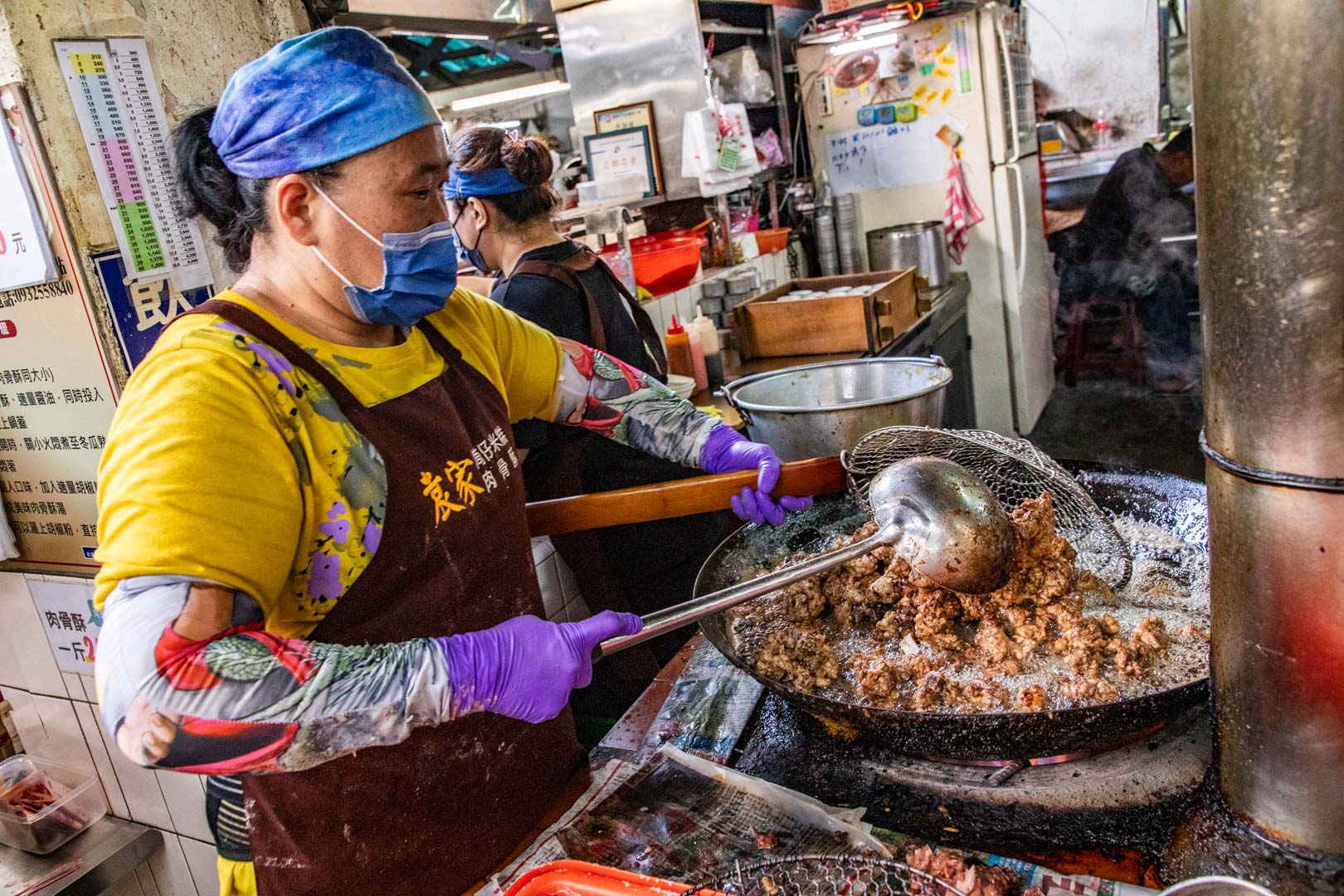 嘉義小吃,嘉義東市場美食,嘉義排骨酥,嘉義筒仔米糕,袁家筒仔米糕排骨酥,嘉義美食 @大手牽小手。玩樂趣
