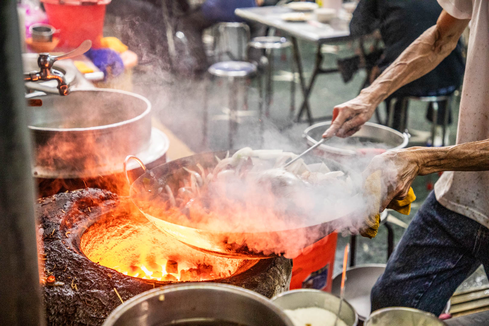 嘉義美食,嘉義小吃,嘉義文化路夜市美食,嘉義鱔魚麵,羅山生炒鱔魚麵 @大手牽小手。玩樂趣