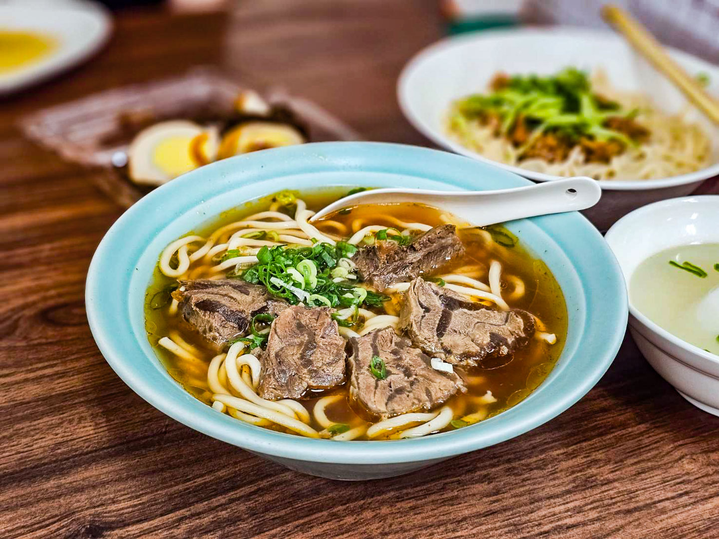 中壢必吃,中壢小吃,中壢牛肉麵,源記牛肉麵,中壢美食 @大手牽小手。玩樂趣