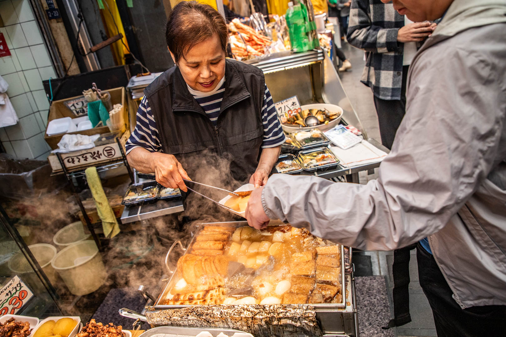 關東煮石橋食品,大阪美食,大阪小吃,大阪關東煮,大阪黑門市場關東煮,大阪黑門市場美食 @大手牽小手。玩樂趣