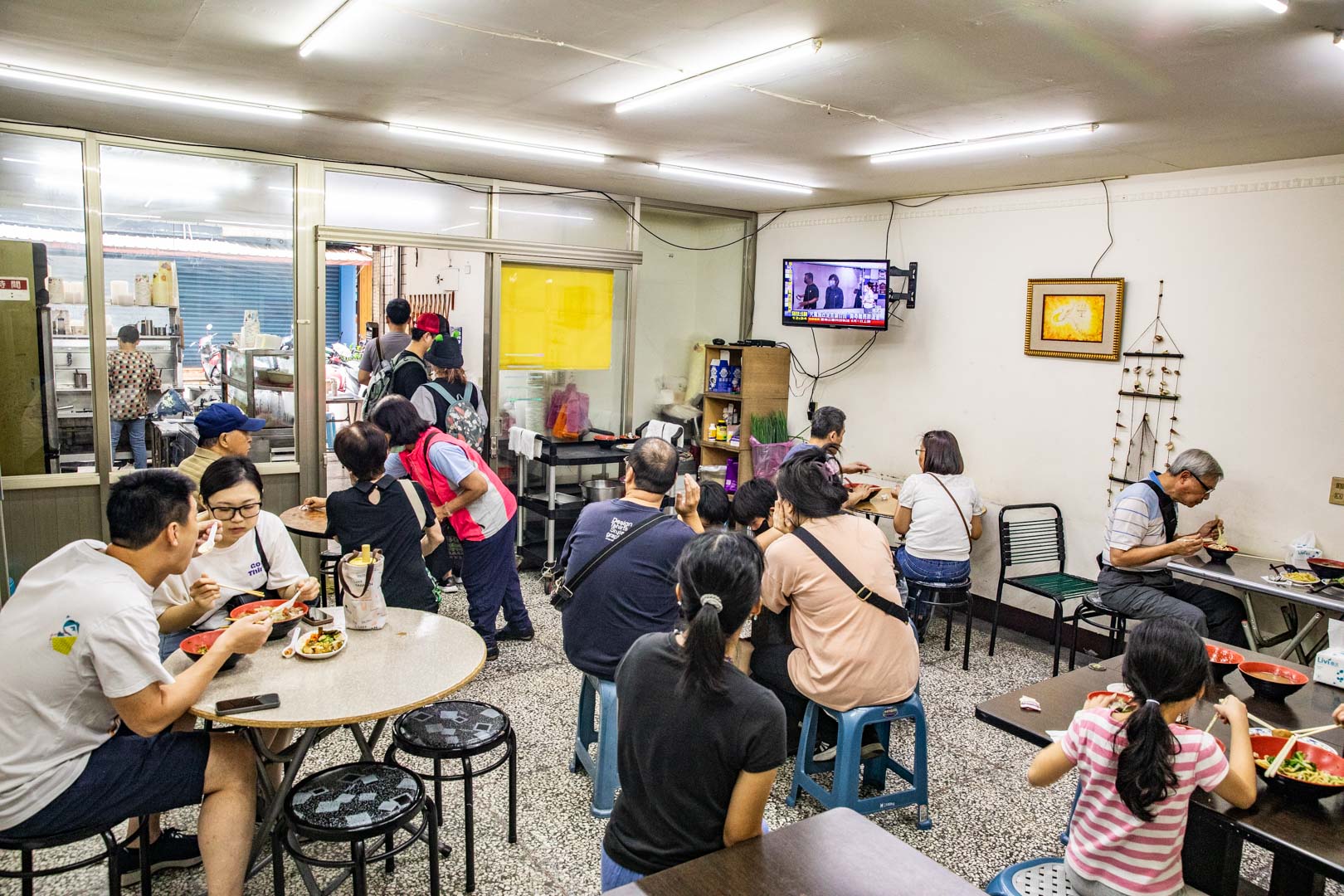 八里美食,八里香小吃館