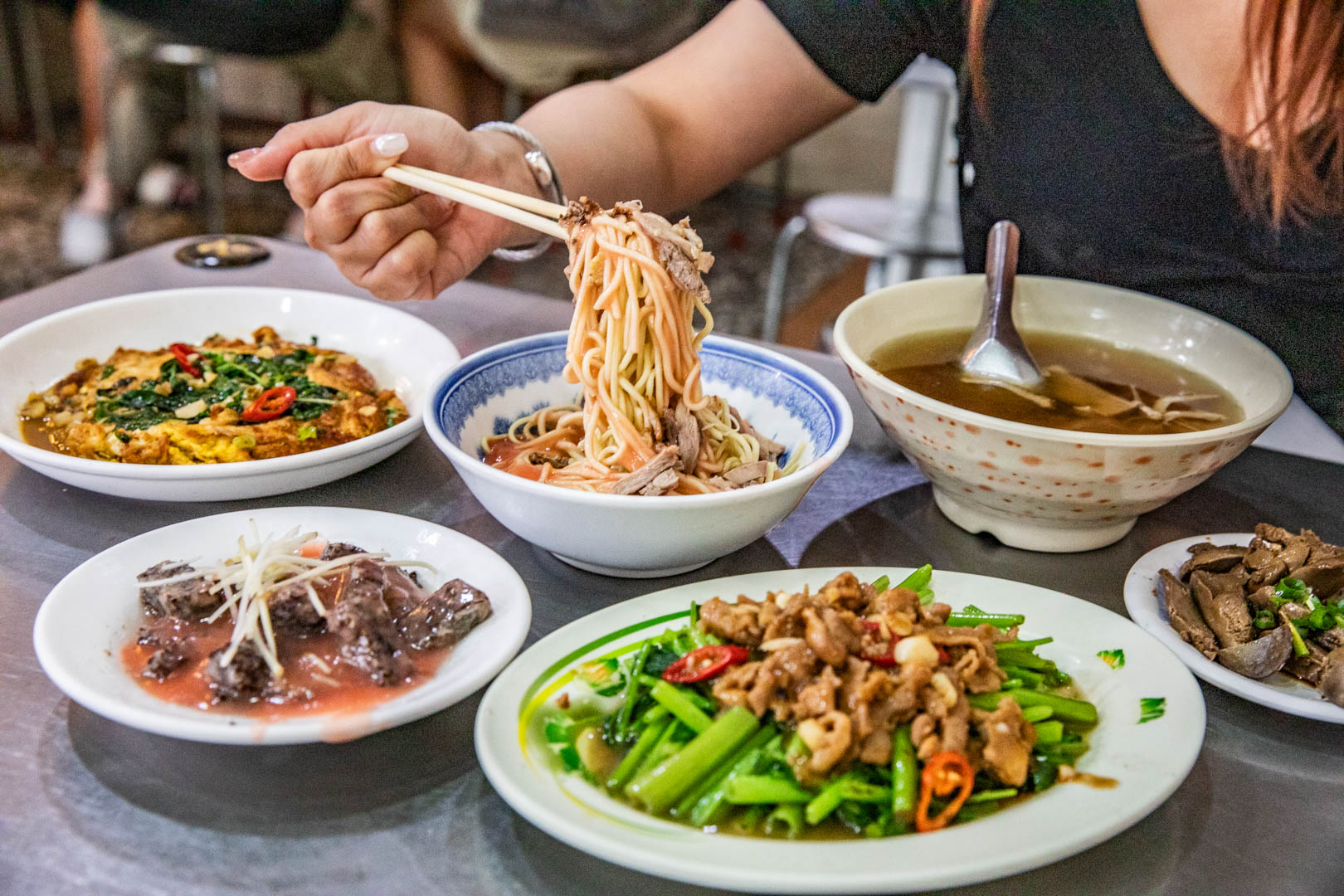 嘉義美食,嘉義必吃,嘉義小吃,嘉義鴨肉麵,嘉義老店,嘉義煙燻鴨肉,阿波鴨肉麵 @大手牽小手。玩樂趣