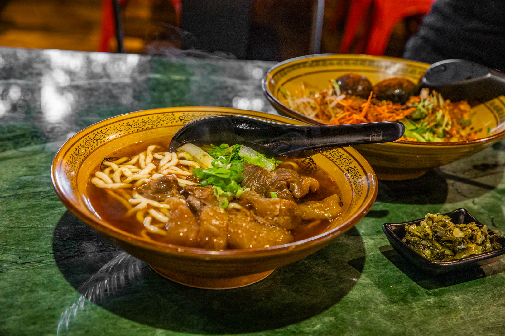 花蓮牛肉麵,六里屯麵食專家