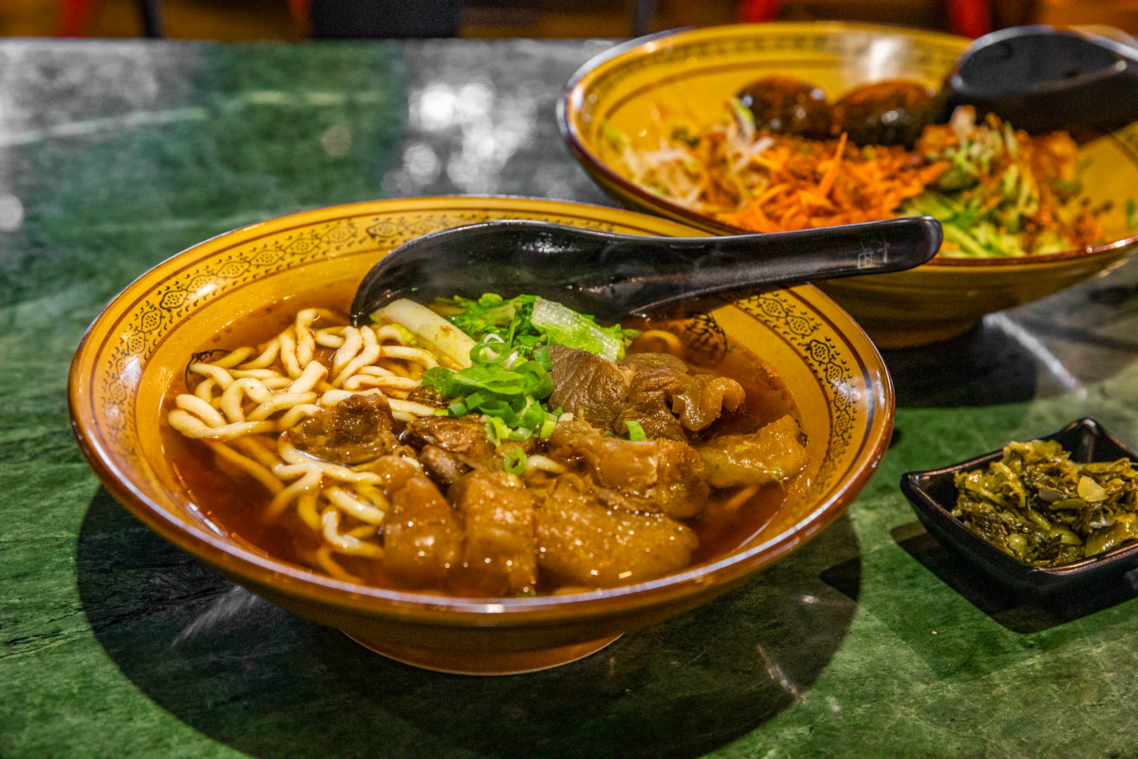 花蓮美食,花蓮小吃,花蓮牛肉麵,花蓮紅燒牛肉麵,六里屯麵食專家 美崙旗艦店,六里屯麵食專家 @大手牽小手。玩樂趣