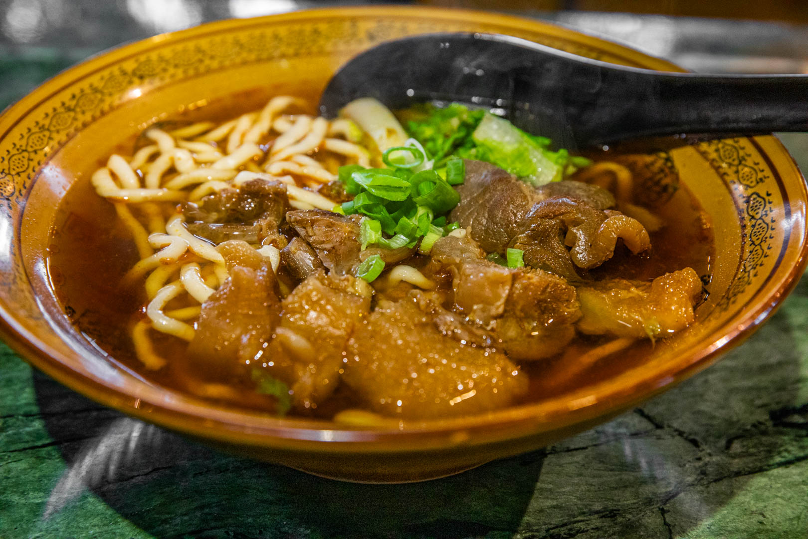花蓮牛肉麵,六里屯麵食專家
