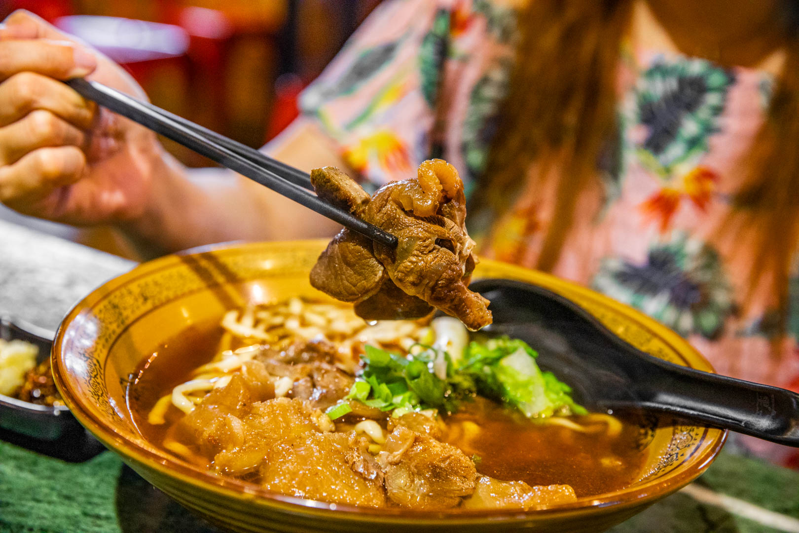 花蓮牛肉麵,六里屯麵食專家