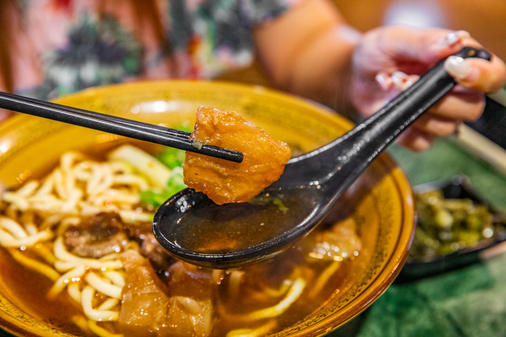 花蓮牛肉麵,六里屯麵食專家