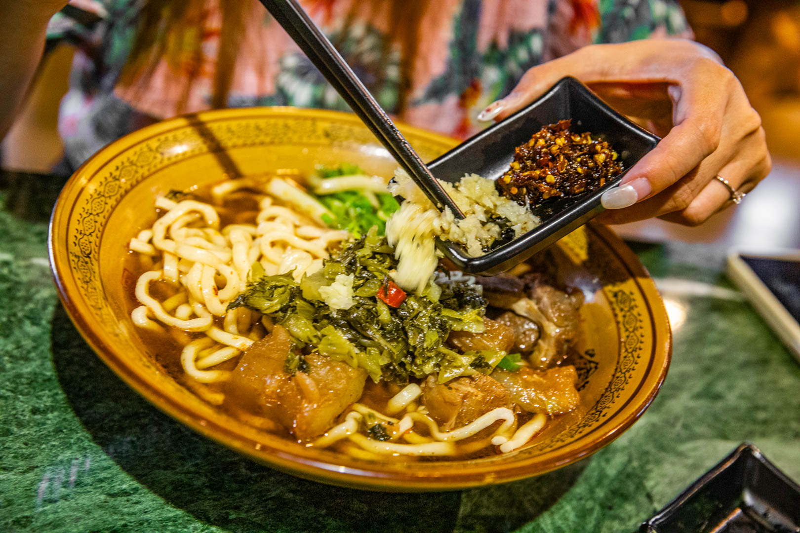 花蓮牛肉麵,六里屯麵食專家