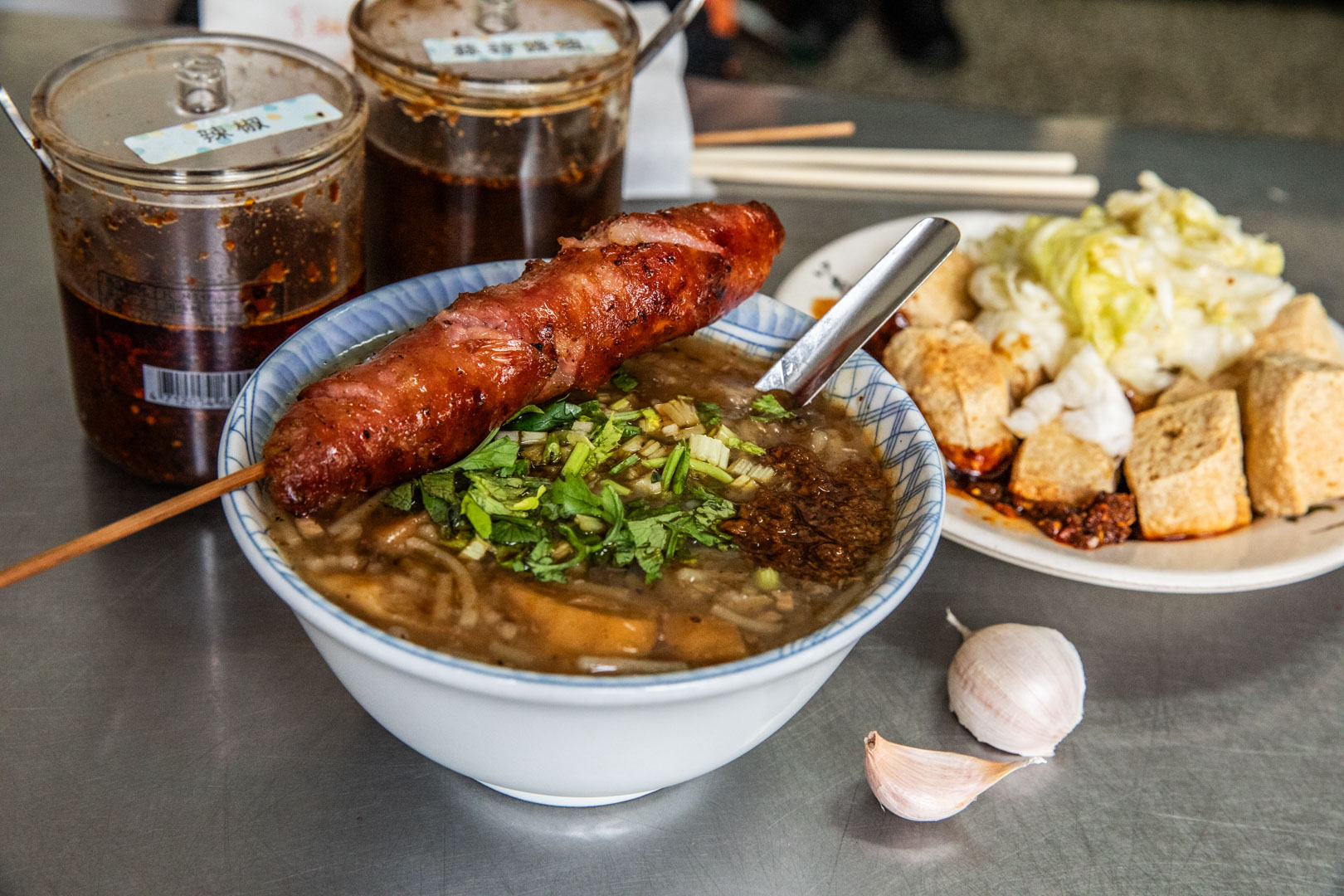 宜蘭小吃,宜蘭臭豆腐,宜蘭香腸,宜蘭米粉焿,阿扁米粉羹,宜蘭美食 @大手牽小手。玩樂趣