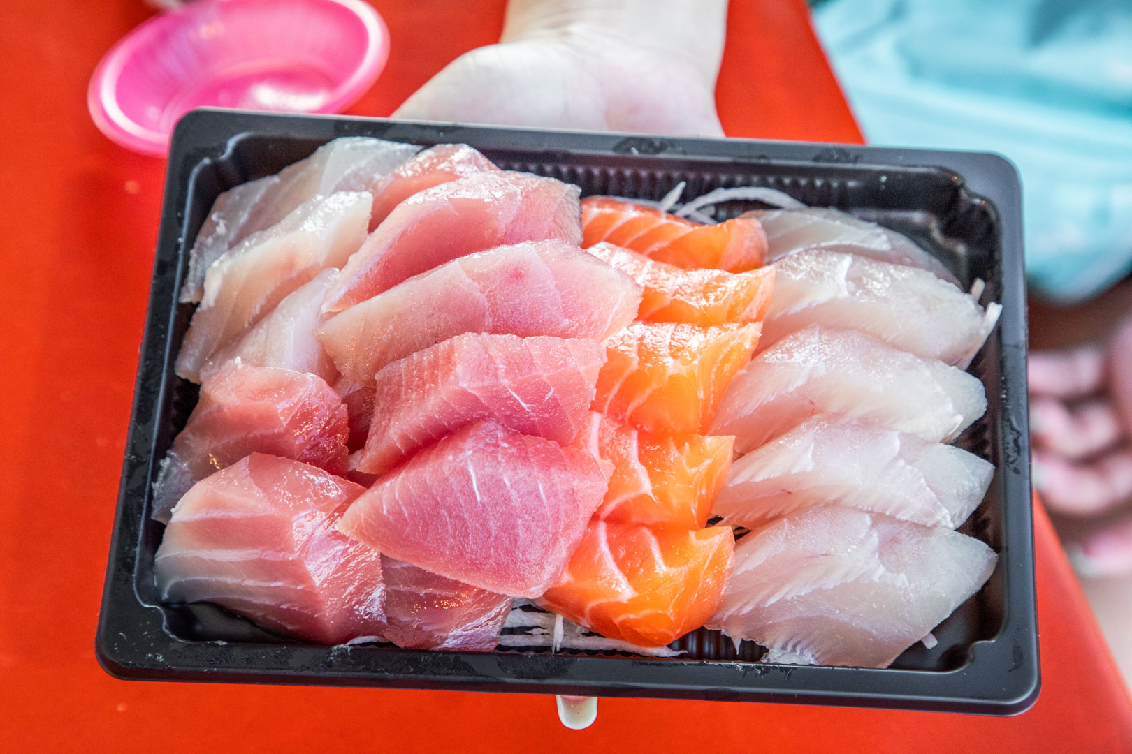東港華僑市場生魚片,萬多利生魚片,東港美食,東港生魚片,東港小吃,東港華僑市場美食 @大手牽小手。玩樂趣