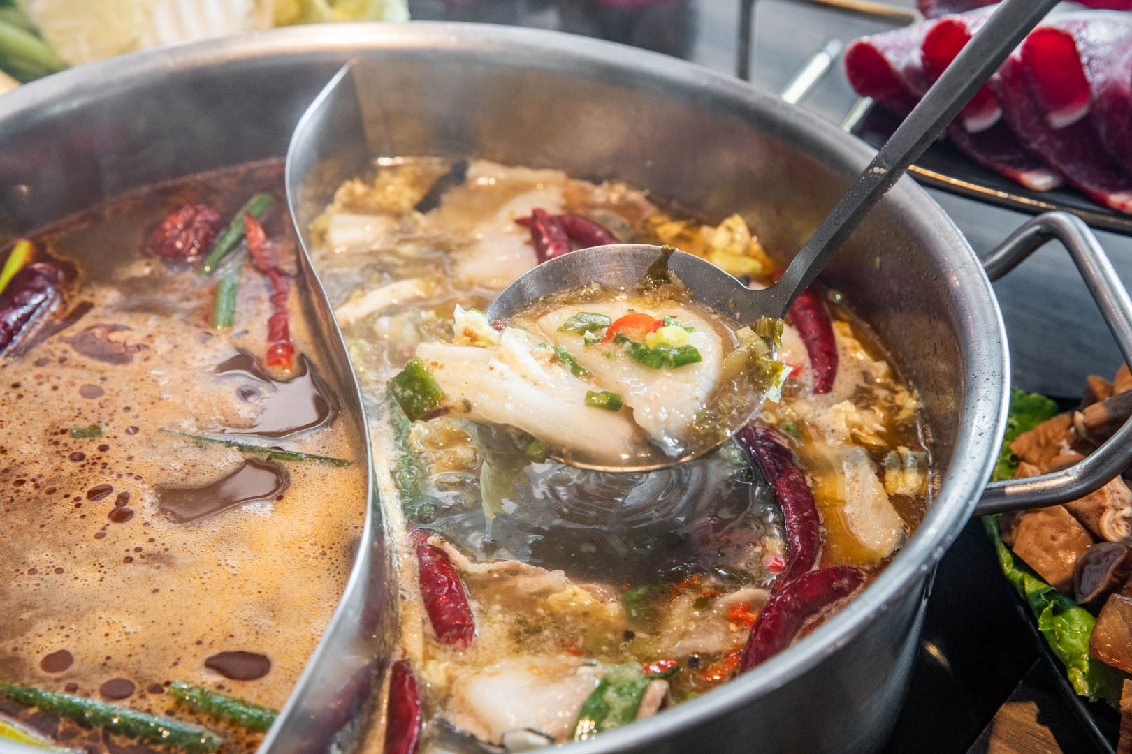 林口吃到飽,巴適經典麻辣鍋林口店