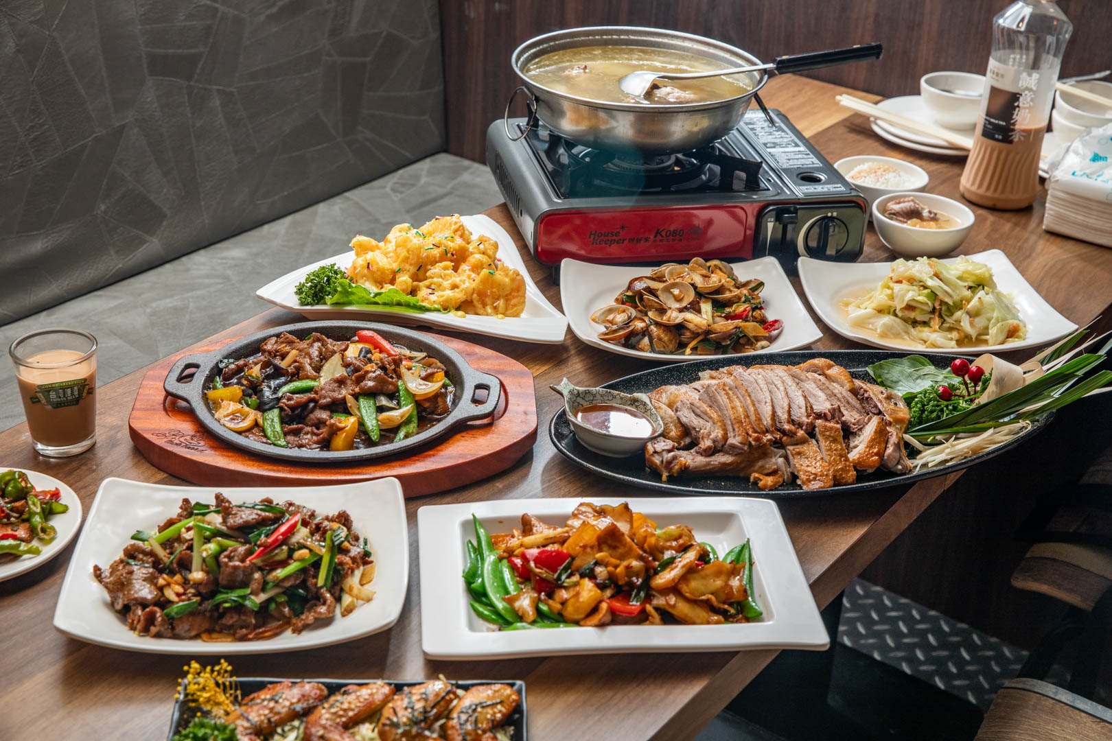 中壢美食,桃園美食,桃園聚餐,平鎮美食,桃園熱炒,中壢熱炒,平鎮熱炒,貨櫃啤酒屋 @大手牽小手。玩樂趣