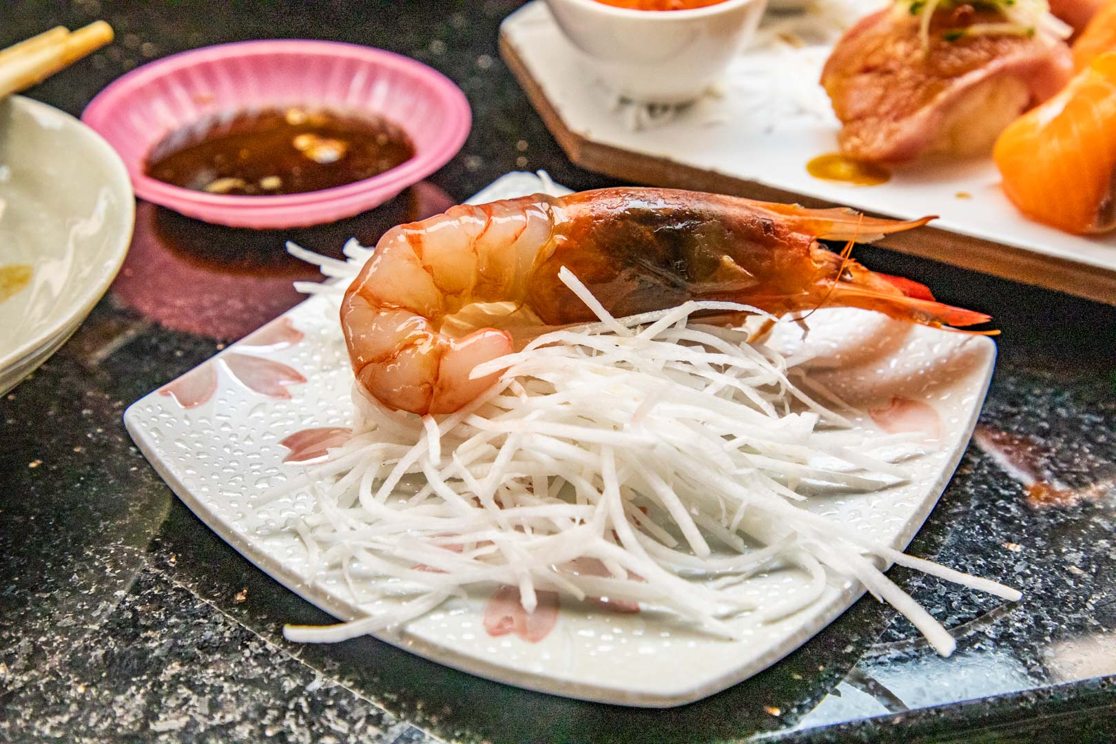 東港華僑市場美食,東港魚莊生魚片專賣店