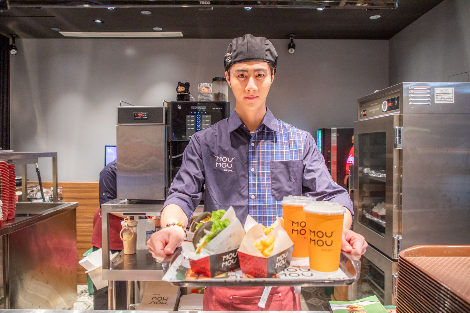 台北美式漢堡推薦,MOUMOU美式漢堡台北微風南山店