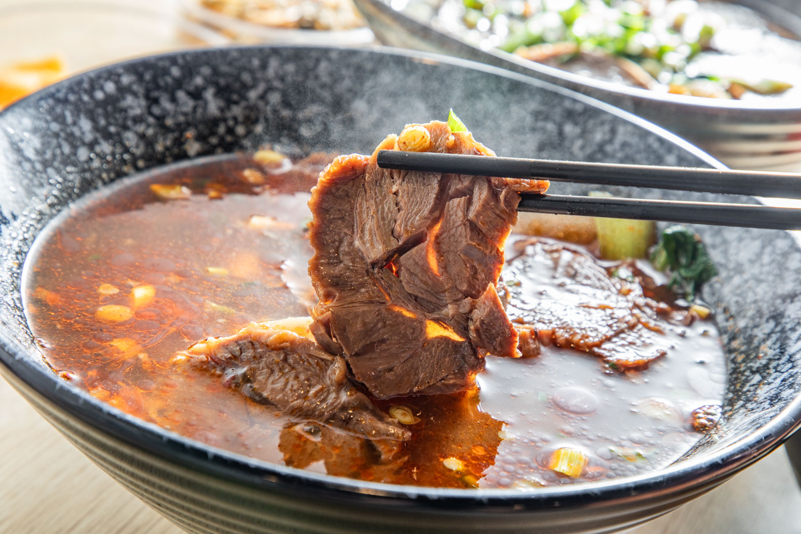 中原美食,中原牛肉麵,牛吃嫩草牛肉麵館