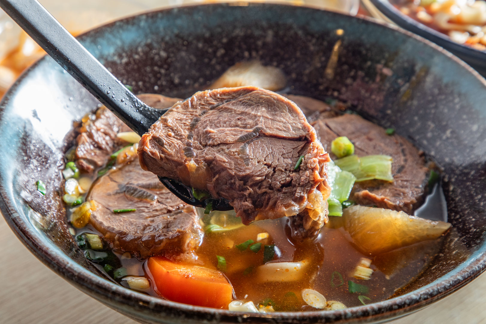 中原美食,中原牛肉麵,牛吃嫩草牛肉麵館