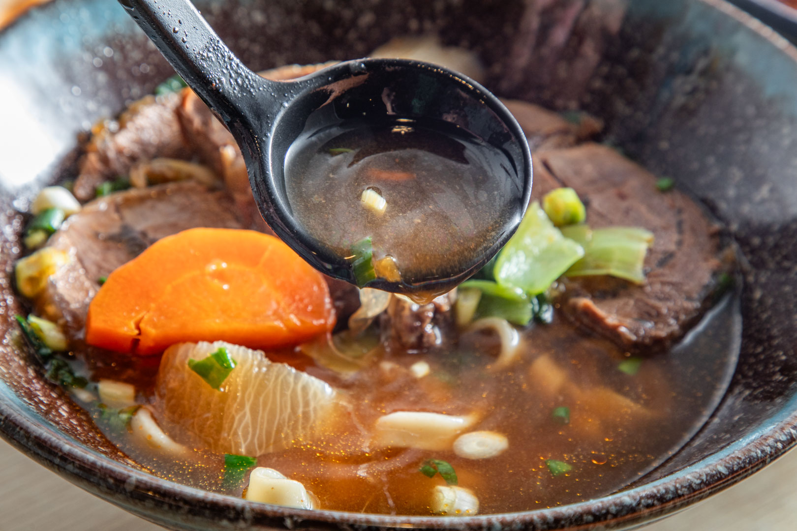 中原美食,中原牛肉麵,牛吃嫩草牛肉麵館