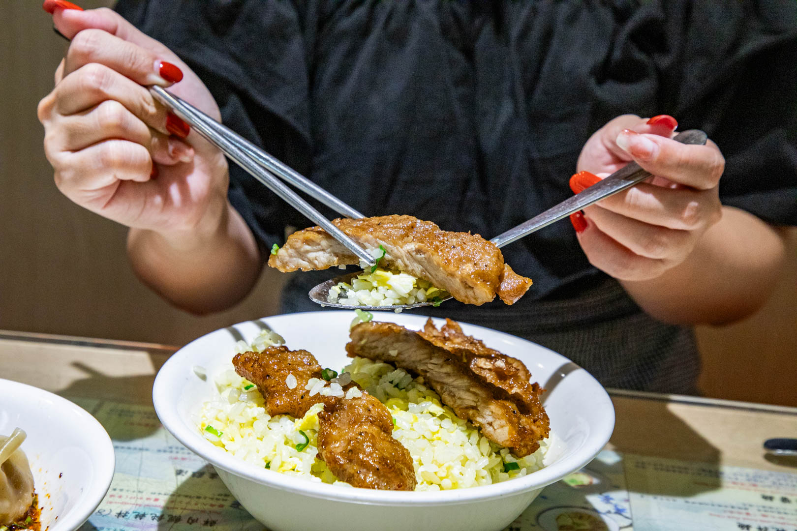 新店鼎泰豐,新店美食,新店聚餐,新店小吃,小樂精緻麵食館,新店排骨飯 @大手牽小手。玩樂趣