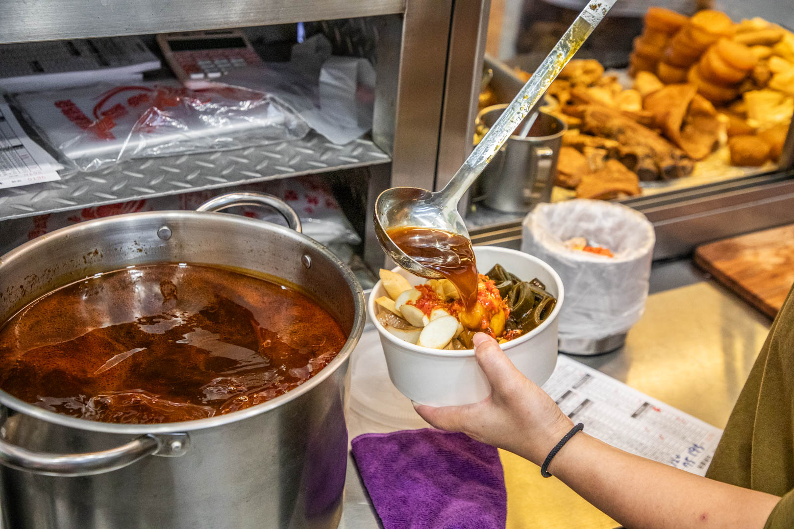 秘醬滷味桃園站前店,桃園秘醬滷味,桃園美食,桃園小吃,桃園火車站美食,桃園滷味 @大手牽小手。玩樂趣
