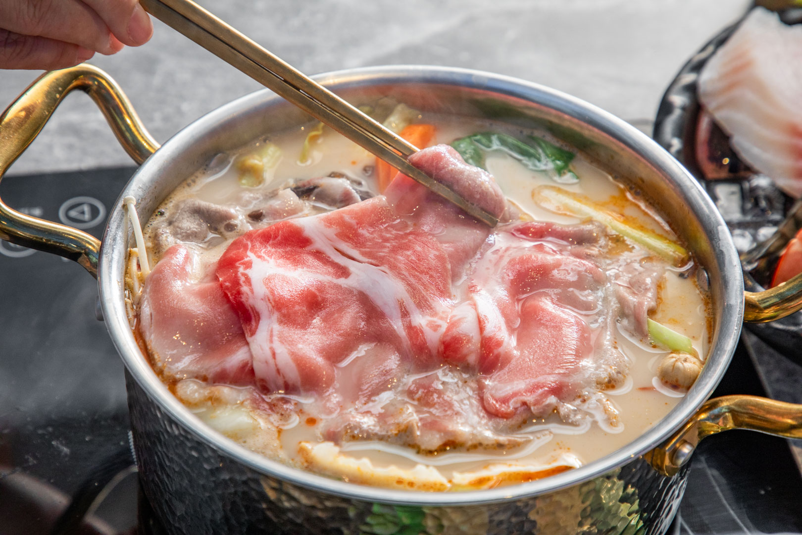 桃園火鍋,寒聚精緻鍋物-桃園正光店