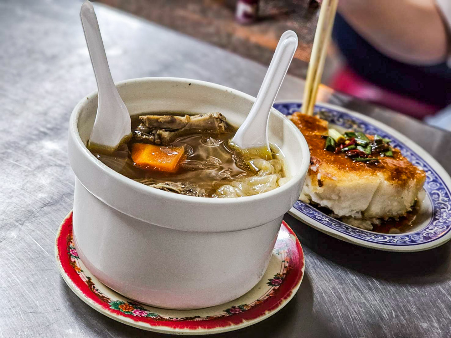 彰化宵夜,彰化美食,永樂夜市關帝廟無名蘿蔔糕、燉湯