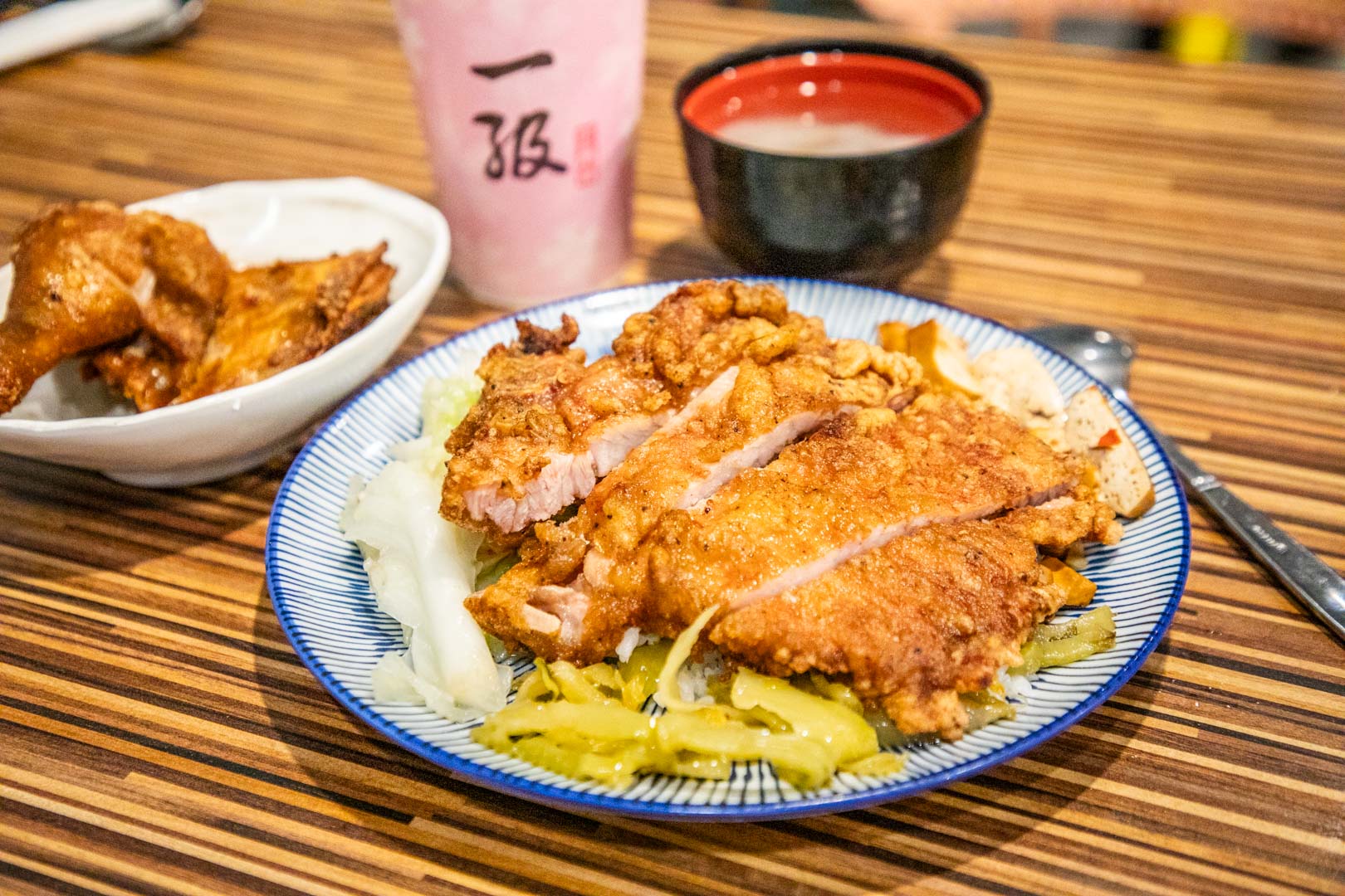 西門町美食,台北排骨飯,一級排骨,西門町排骨飯,西門町雞腿,台北美食 @大手牽小手。玩樂趣