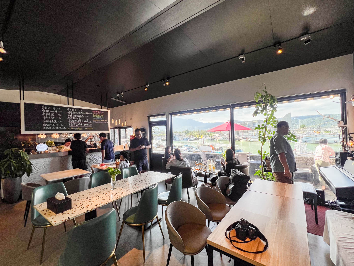 金山景觀咖啡廳,海上日出磺港2號店