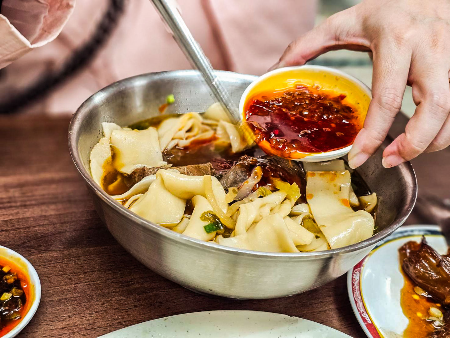 台北牛肉麵,西門町美食,西門町牛肉麵,老山東牛肉家常麵店 @大手牽小手。玩樂趣