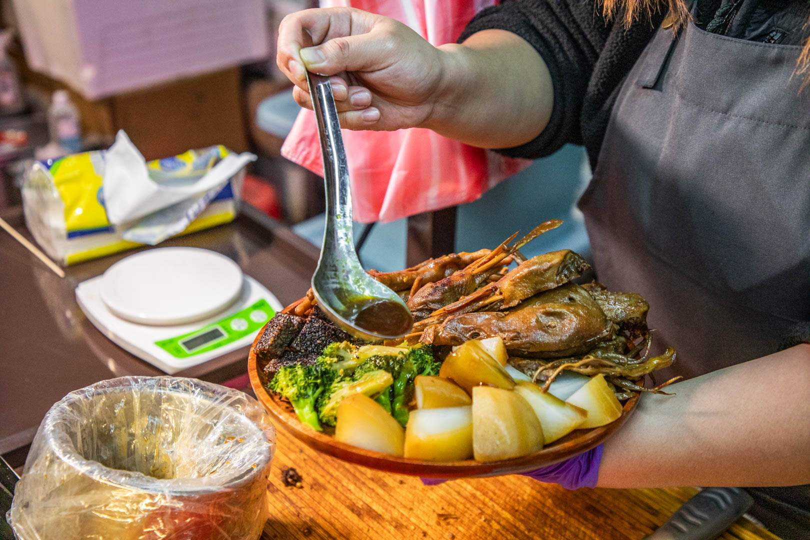 八德興仁夜市美食,.追蕾醬香黑鴨滷味 (八德興仁花園夜市)