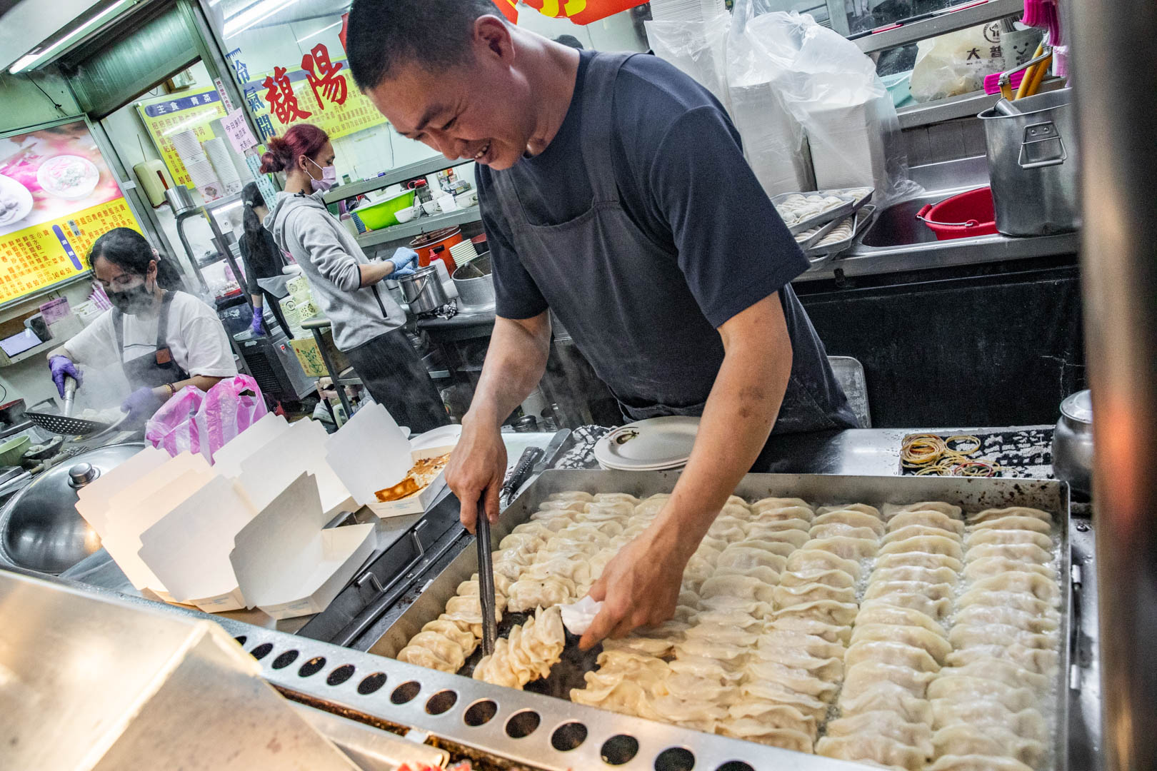 寧夏夜市美食,馥陽鍋貼水餃專賣店