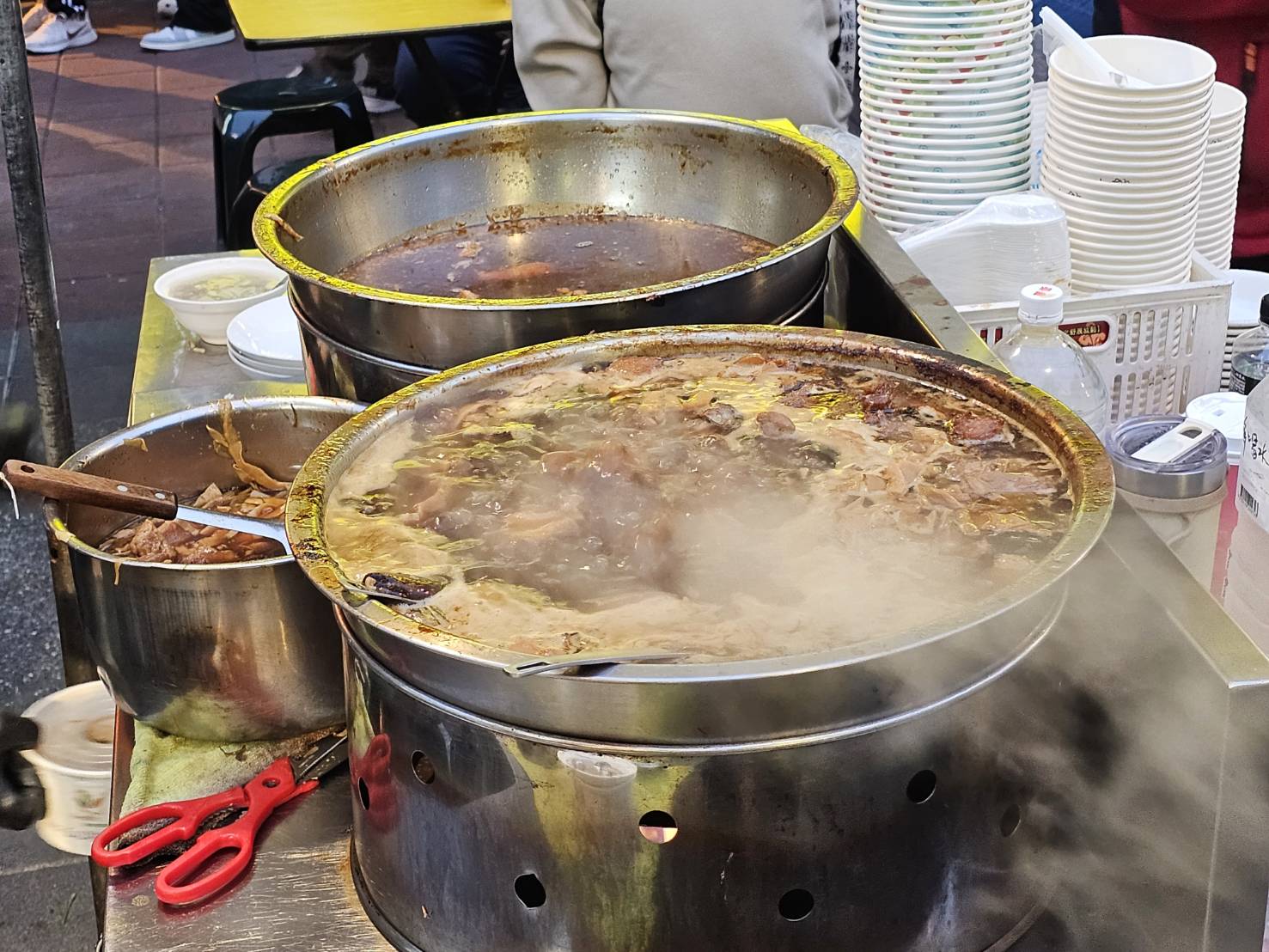 寧夏夜市美食,牛媽媽控肉飯（沙茶牛肉）