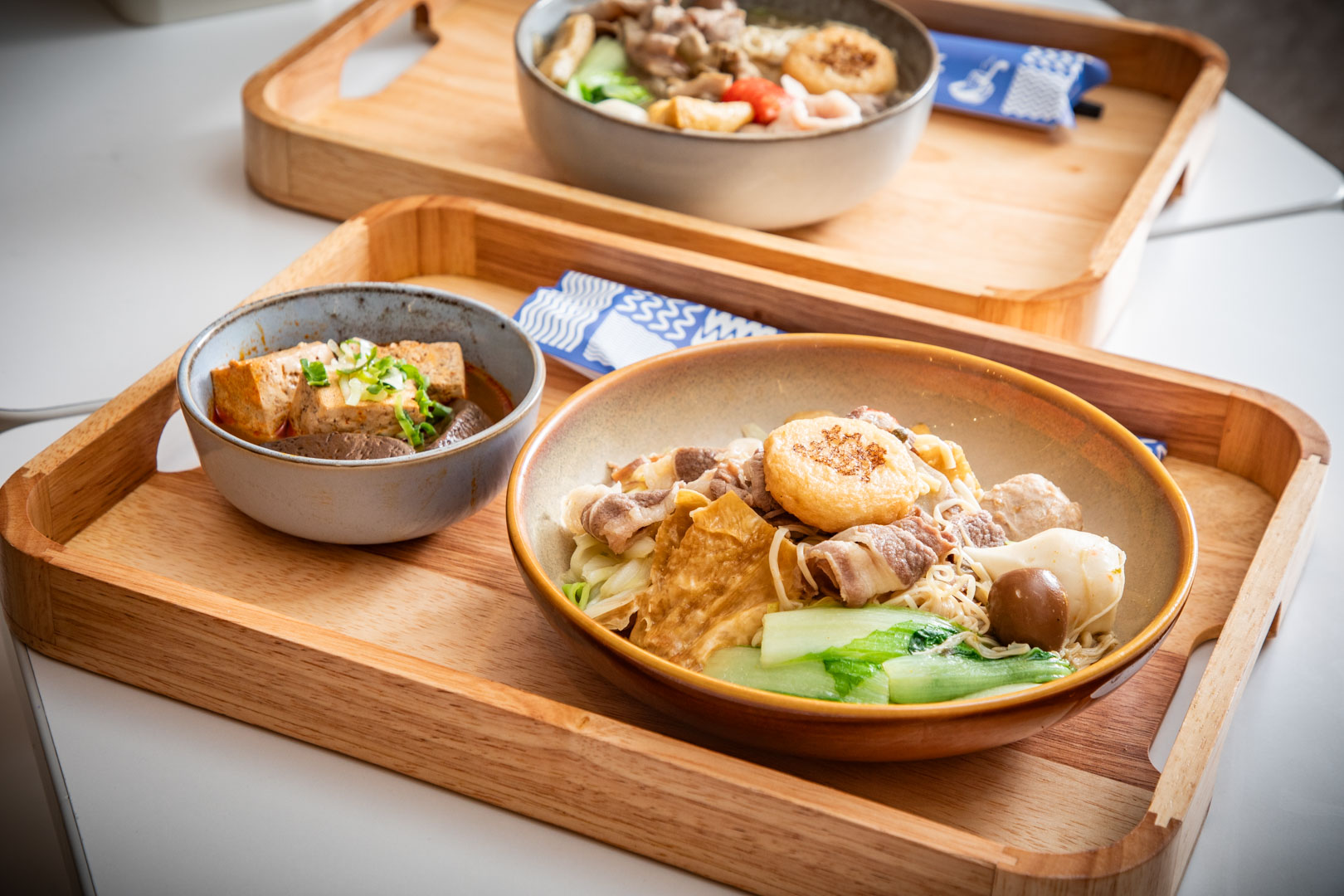 台北小火鍋,搬湯弄煮-台北八德店