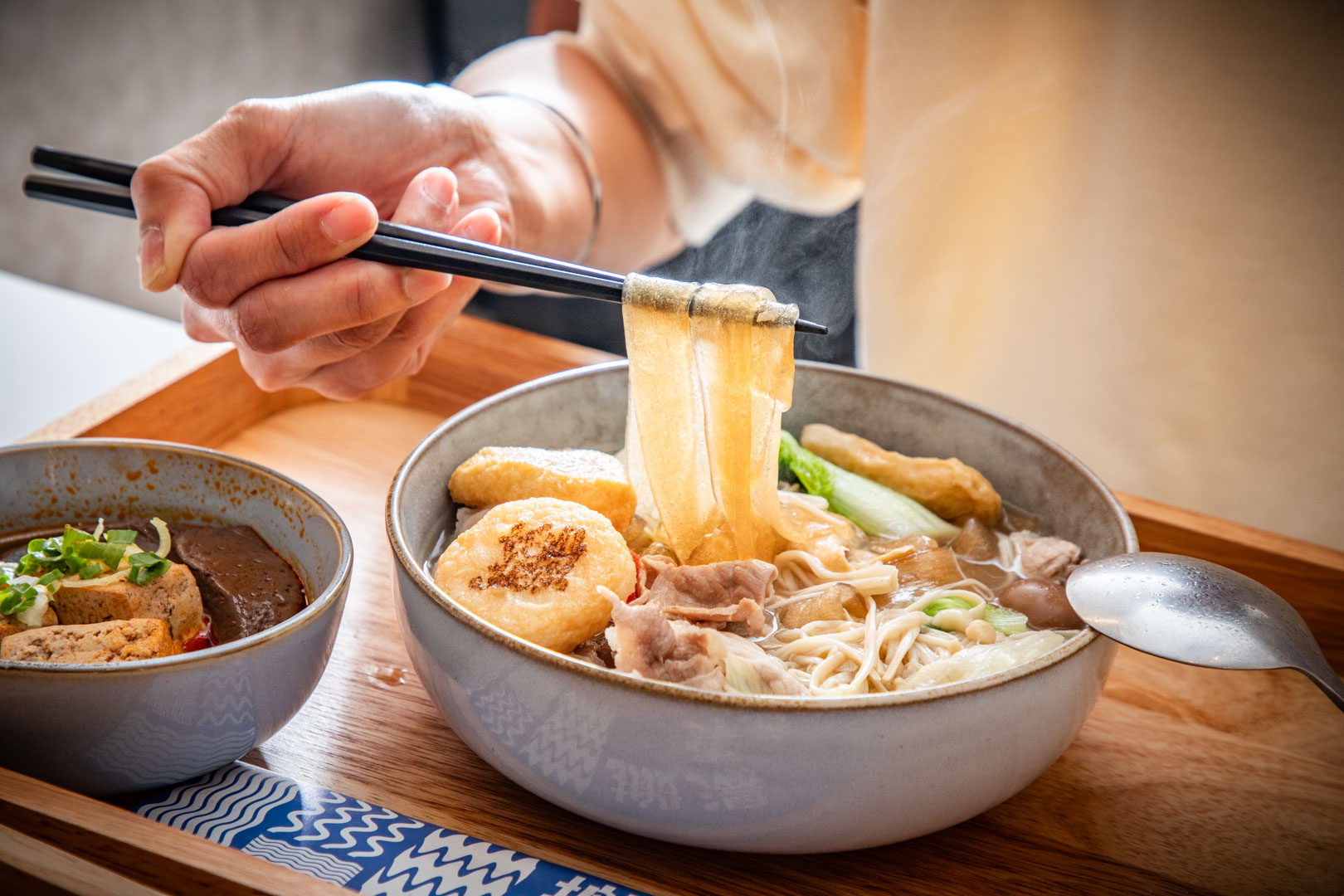 台北小火鍋,搬湯弄煮-台北八德店