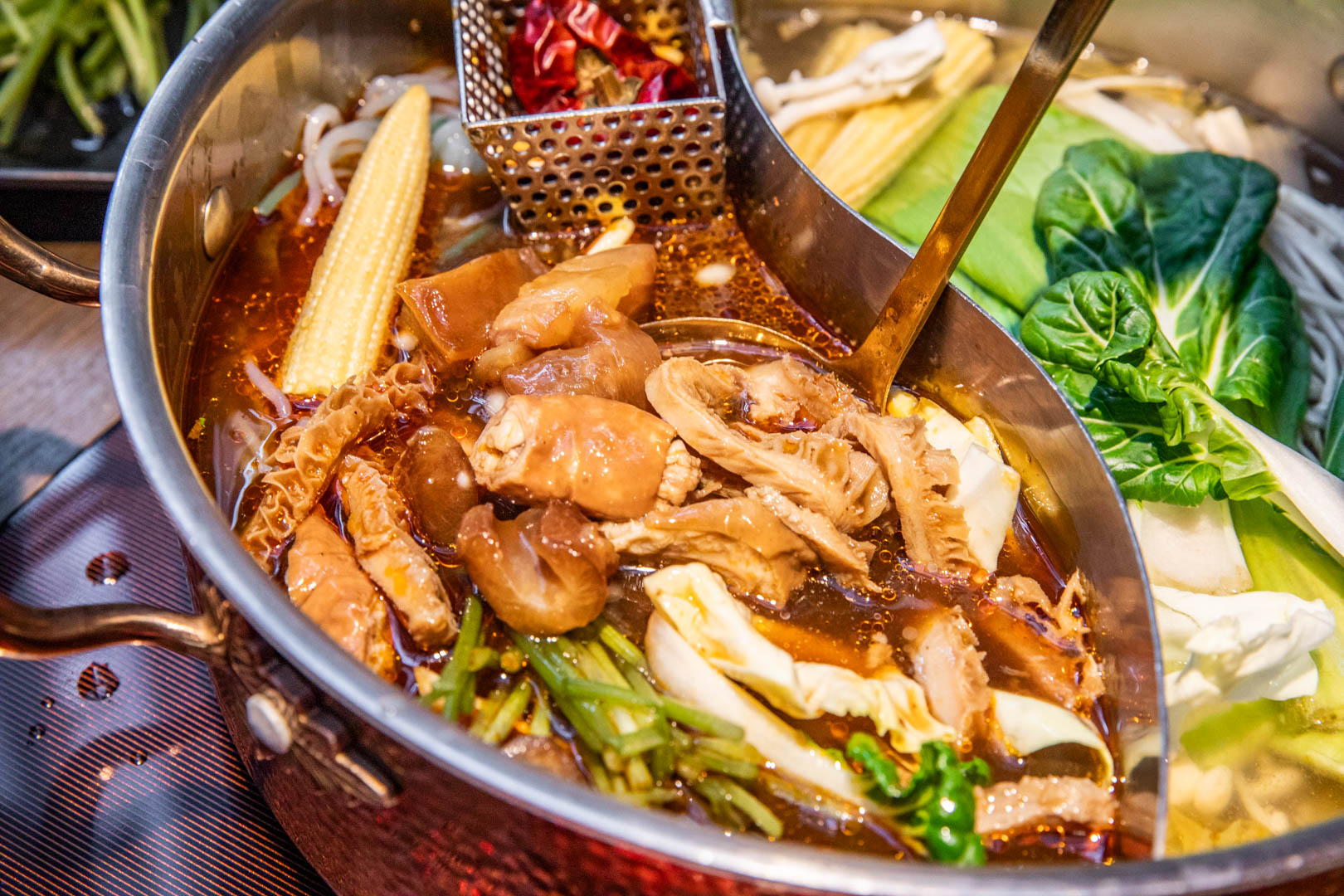 桃園麻辣鍋吃到飽,超夯川麻辣鍋桃園愛買店