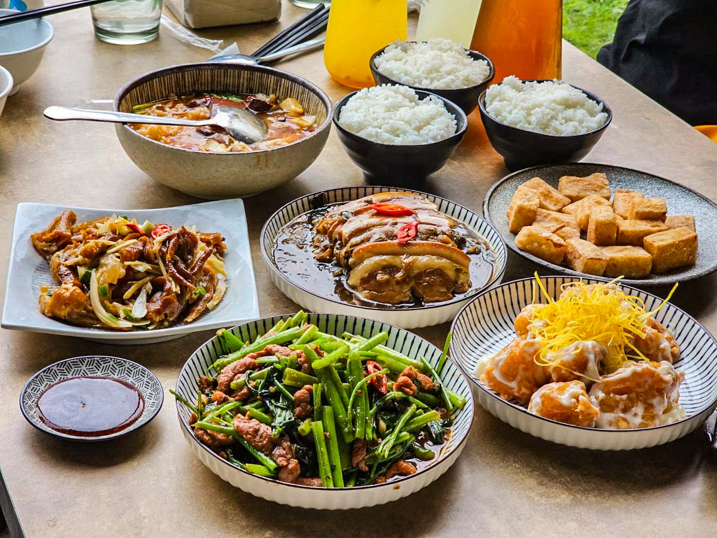 網站近期文章：野沐私房菜｜歡迎帶毛孩來吃飯，最夯寵物友善熱炒店！空間寬敞還有大草皮！菜色豐富口味道地好吃