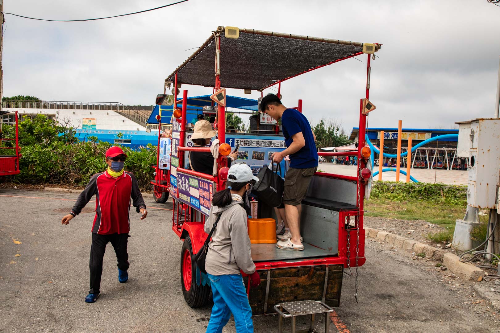 王功永昌叔生態旅遊觀光三輪車,王功烤蚵
