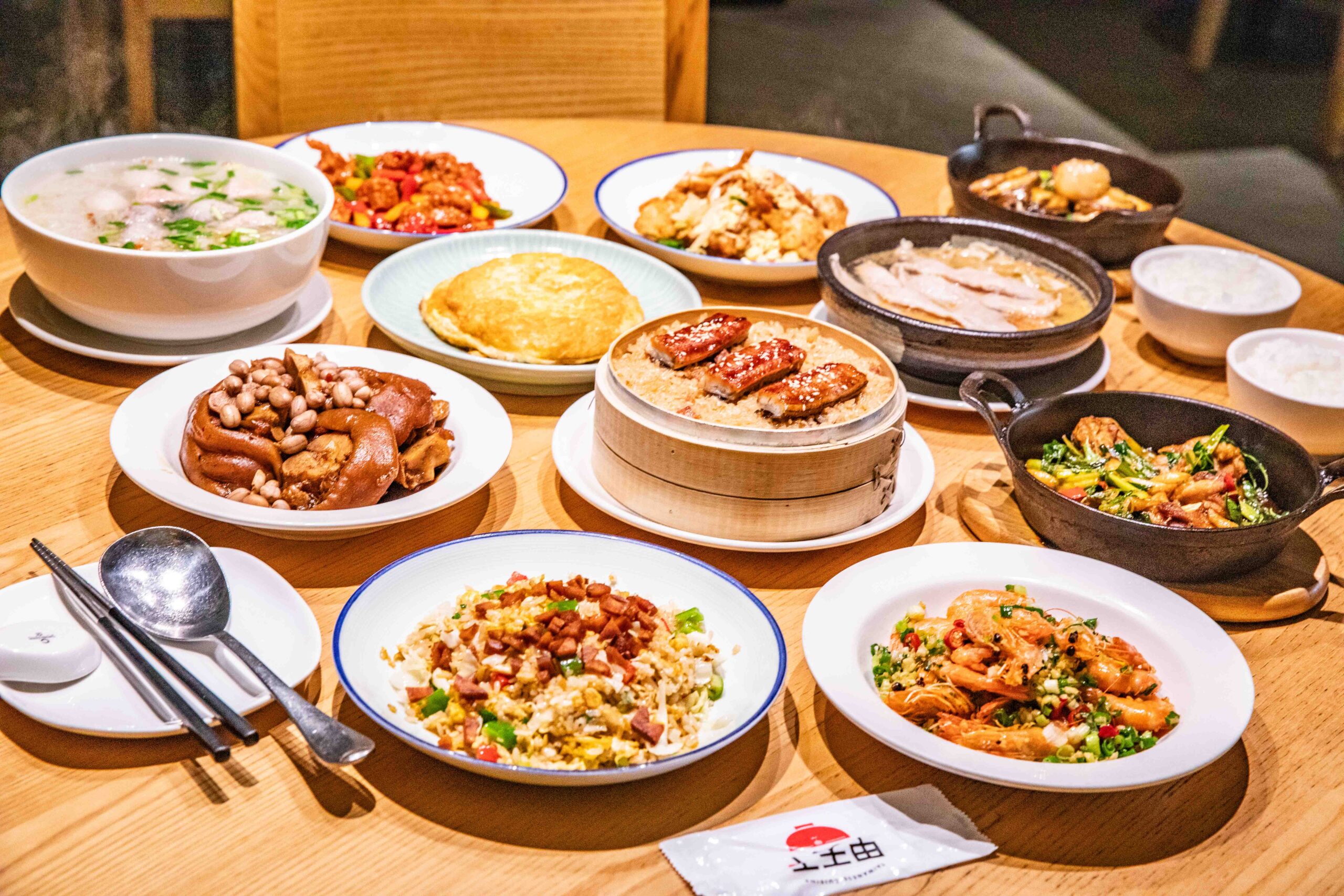 網站近期文章：甲天下新台菜料理｜深耕台菜多年海霸王端出台菜新創意！人少也能爽吃經典辦桌台菜