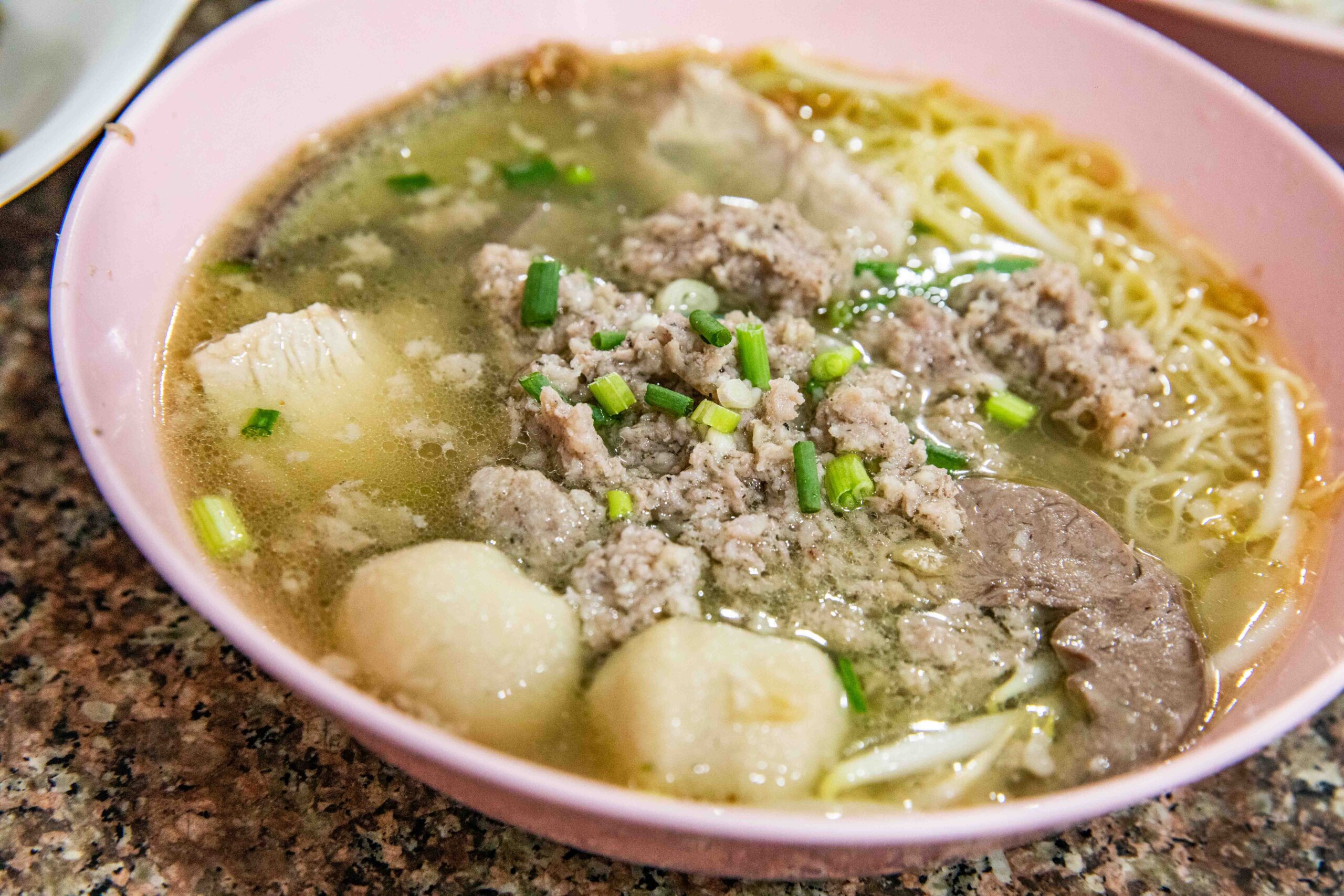 曼谷小吃,曼谷米其林,榮泰米粉湯
