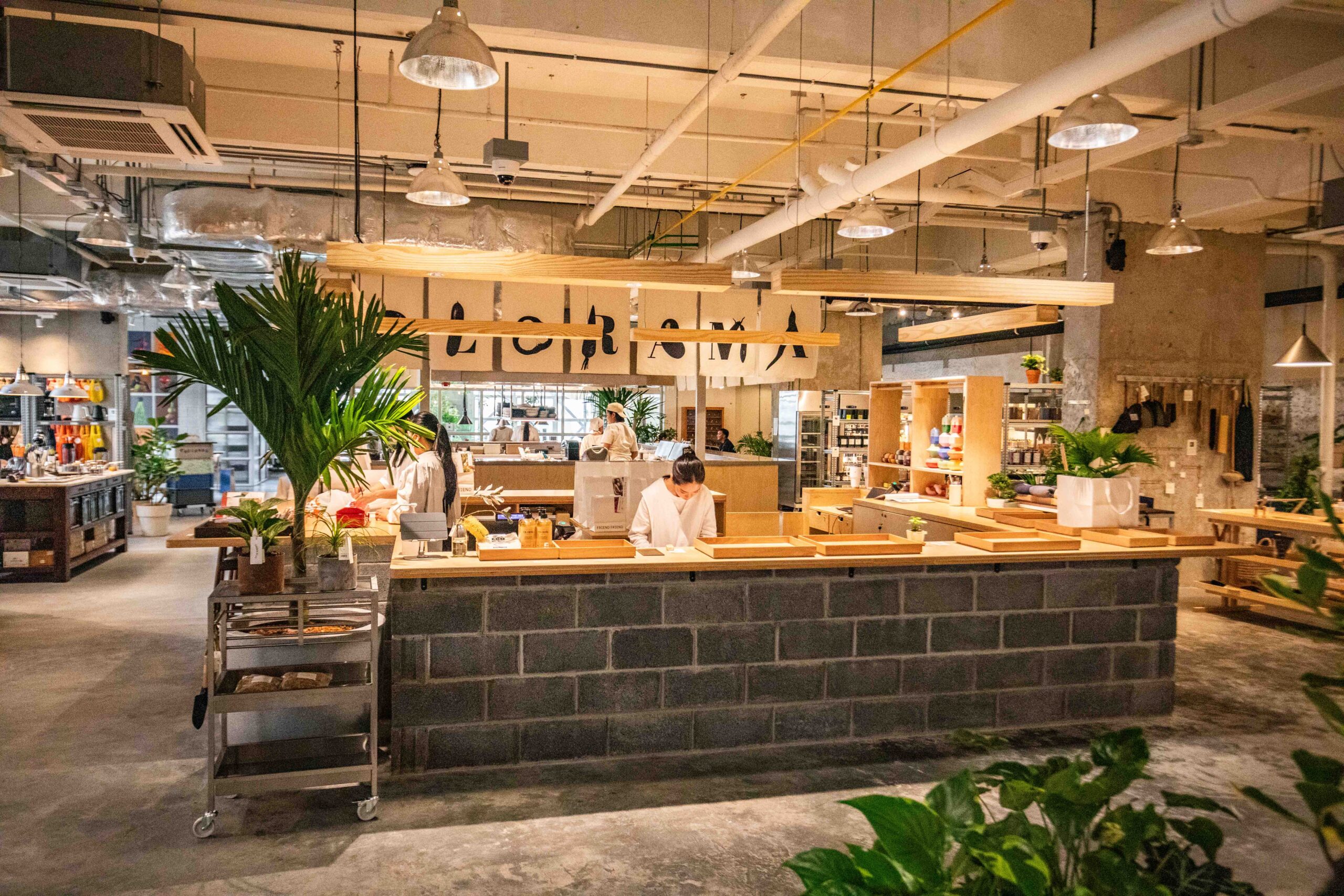 曼谷百貨公司,EMPORIUM、EMQUARTIER、EMSPHERE